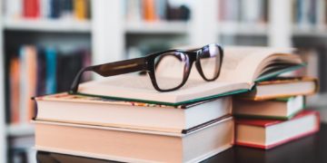 Epicureanism And Stoicism: Key Takeaways, Similarities, And Differences