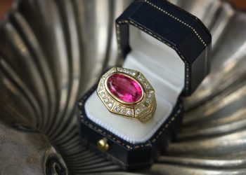 Glistening Golden Gems: What Is Gemstone For November?