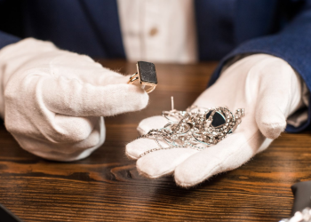 Discover Work-from-Home Jewelry Jobs for a Sparkling Career