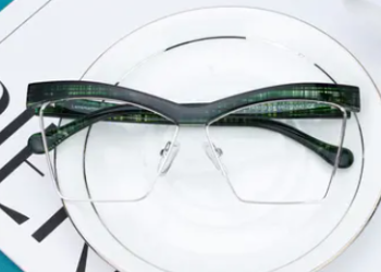 Are Browline Glasses Right for You