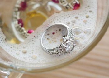A Guide on Cleaning Jewelry with Vinegar