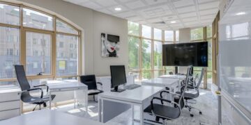 A Guide To Customizing Office Chairs for Weather Extremes